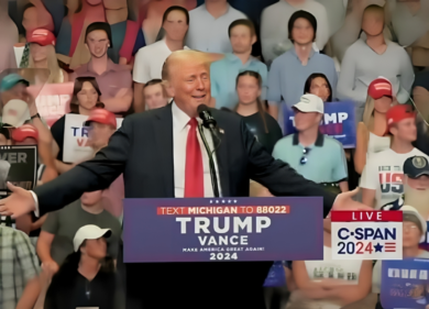 Trump contro Biden e Harris dopo l’attentato: “Colpa della loro retorica”. Timori di una talpa nello staff del tycoon