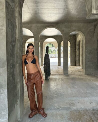 Bianca Balti operata per un cancro ovarico al terzo stadio: “Ho un lungo viaggio davanti a me”