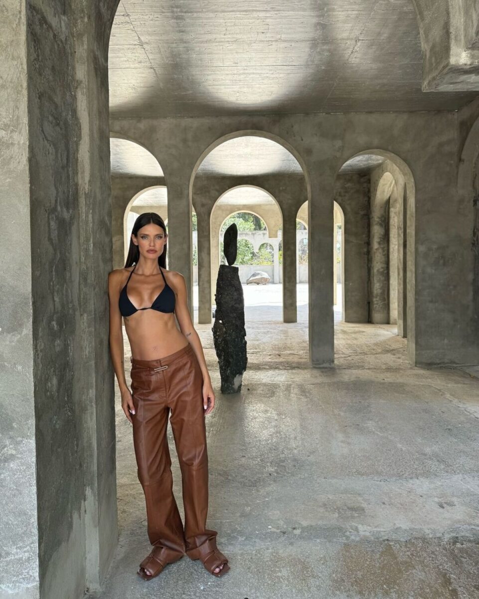 Bianca Balti operata per un cancro ovarico al terzo stadio: “Ho un lungo viaggio davanti a me” Bianca Balti operata per un cancro ovarico al terzo stadio: “Ho un lungo viaggio davanti a me”