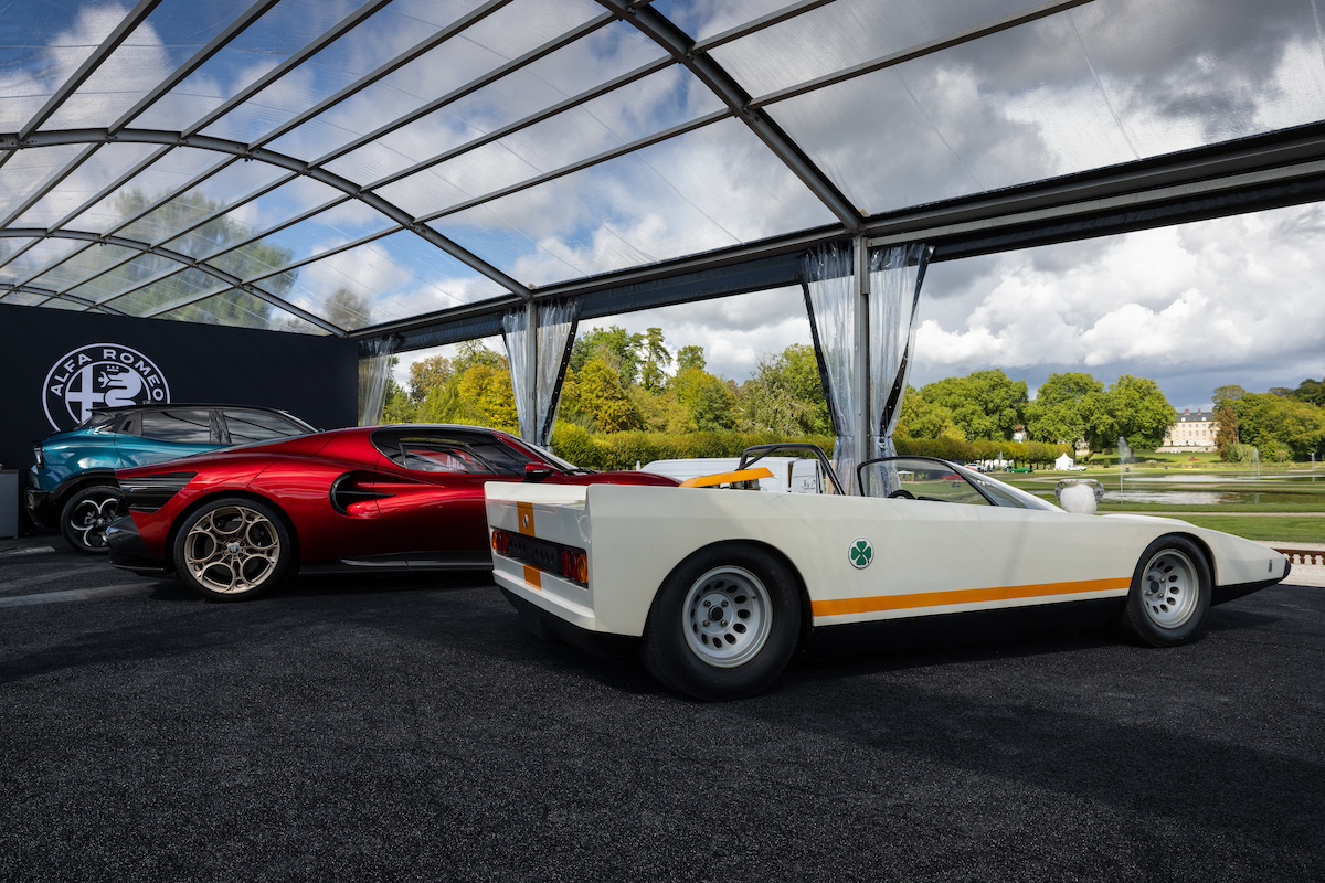 Alfa Romeo incanta Chantilly con la nuova 33 Stradale, il prototipo 33 Spider Cuneo e la Junior