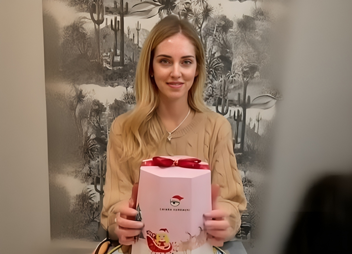 Chiara Ferragni torna alla ribalta e rilancia gli affari: a Madrid la prima collaborazione dopo il Pandoro-gate Chiara Ferragni torna alla ribalta e rilancia gli affari: a Madrid la prima collaborazione dopo il Pandoro-gate