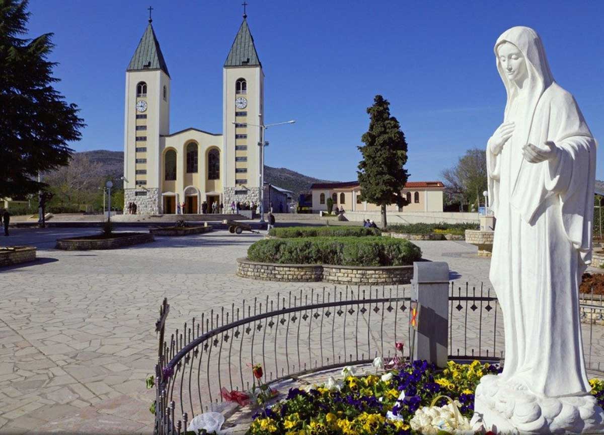 Medjugorje: apparizioni reali o “Madonna telegrafista”. Giovedì la Chiesa dirà l’ultima parola Medjugorje: apparizioni reali o “Madonna telegrafista”. Giovedì la Chiesa dirà l’ultima parola