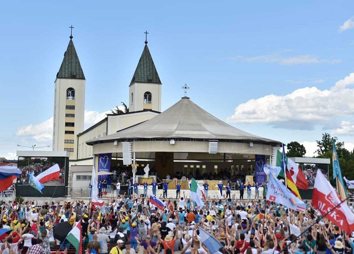 Medjugorje: apparizioni reali o “Madonna telegrafista”. Giovedì la Chiesa dirà l’ultima parola Medjugorje: apparizioni reali o “Madonna telegrafista”. Giovedì la Chiesa dirà l’ultima parola