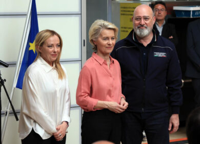 Pd, Bonaccini tiene in bilico Fitto: “Misureremo il suo tasso di europeismo, poi decideremo se votarlo”