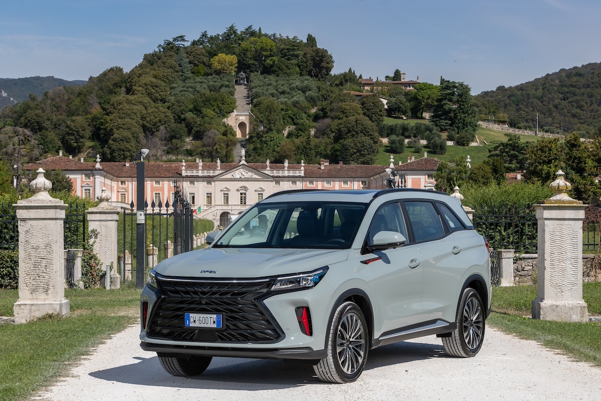 China Car Company espande la gamma DFSK in Italia con i nuovi modelli E5 PHEV e Glory 600 China Car Company espande la gamma DFSK in Italia con i nuovi modelli E5 PHEV e Glory 600