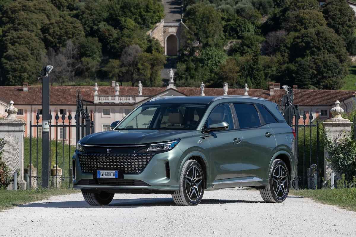 China Car Company espande la gamma DFSK in Italia con i nuovi modelli E5 PHEV e Glory 600 China Car Company espande la gamma DFSK in Italia con i nuovi modelli E5 PHEV e Glory 600