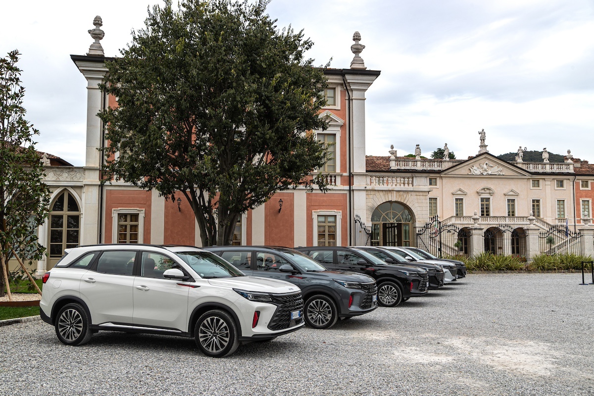 China Car Company espande la gamma DFSK in Italia con i nuovi modelli E5 PHEV e Glory 600 China Car Company espande la gamma DFSK in Italia con i nuovi modelli E5 PHEV e Glory 600