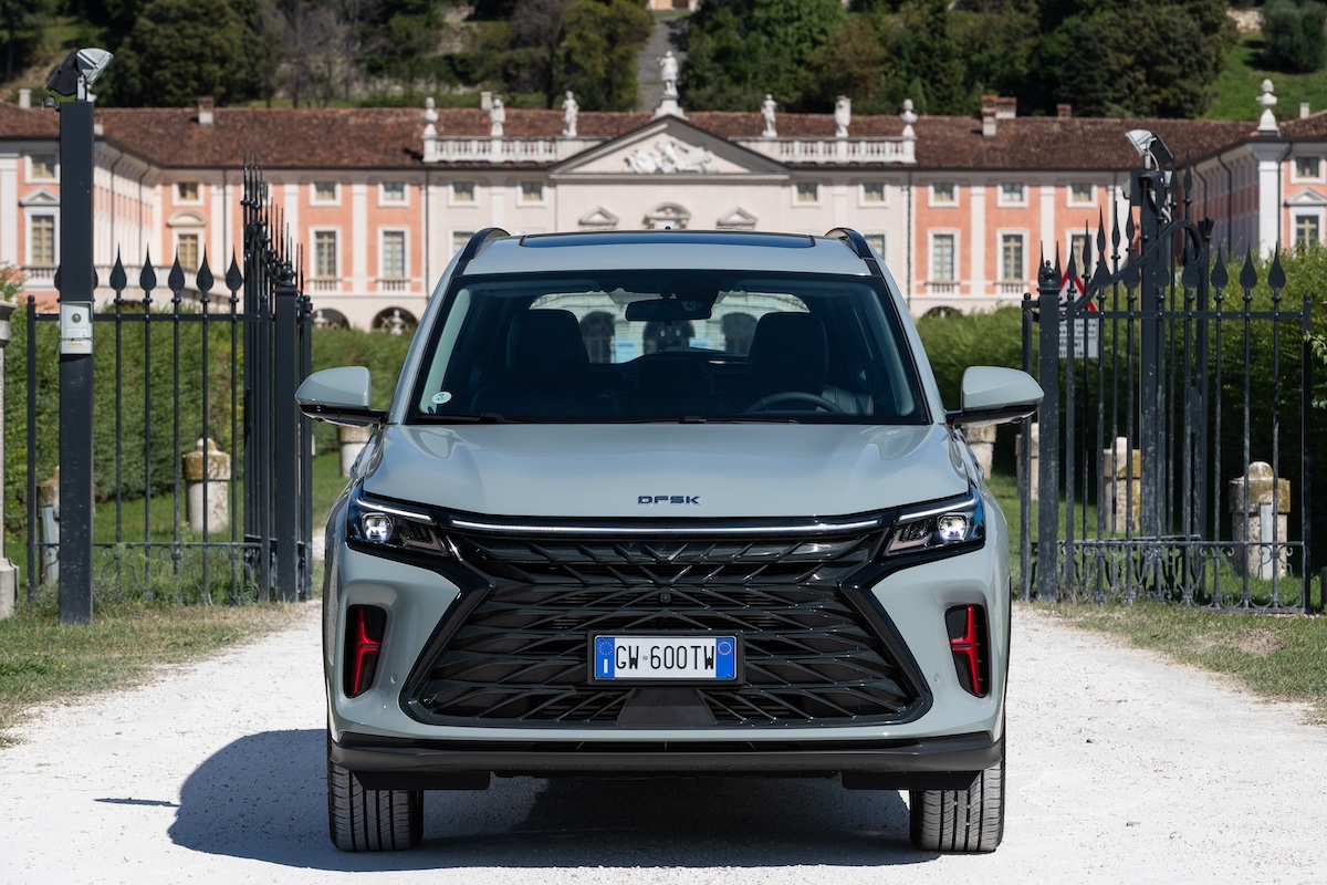 China Car Company espande la gamma DFSK in Italia con i nuovi modelli E5 PHEV e Glory 600 China Car Company espande la gamma DFSK in Italia con i nuovi modelli E5 PHEV e Glory 600