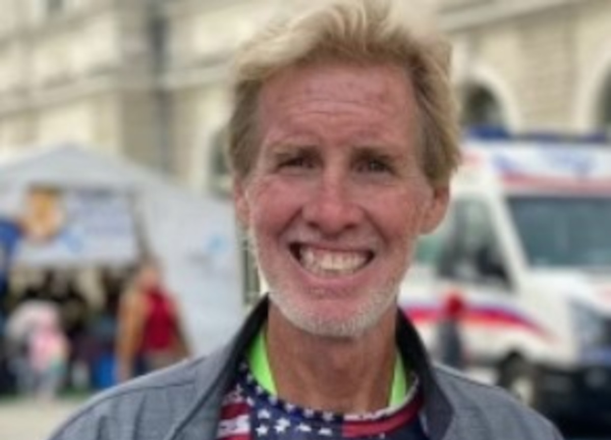 Trump: “Sparano solo ai presidenti importanti”. Attentatore preso grazie a una donna: foto alla targa dell’auto di Routh