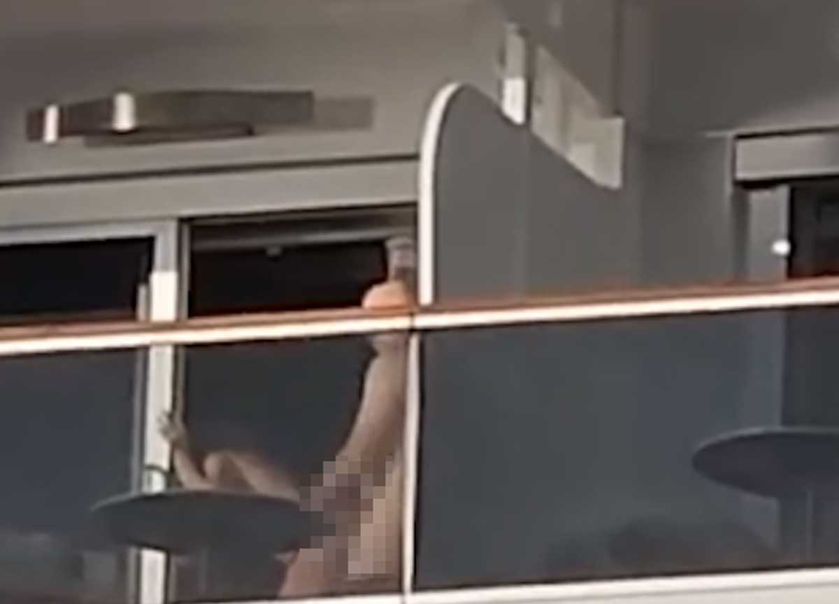 Msc Crociere: caccia alla coppia che ha fatto sesso sul balconcino vista porto. Lo show sulla Explora II carica di vip