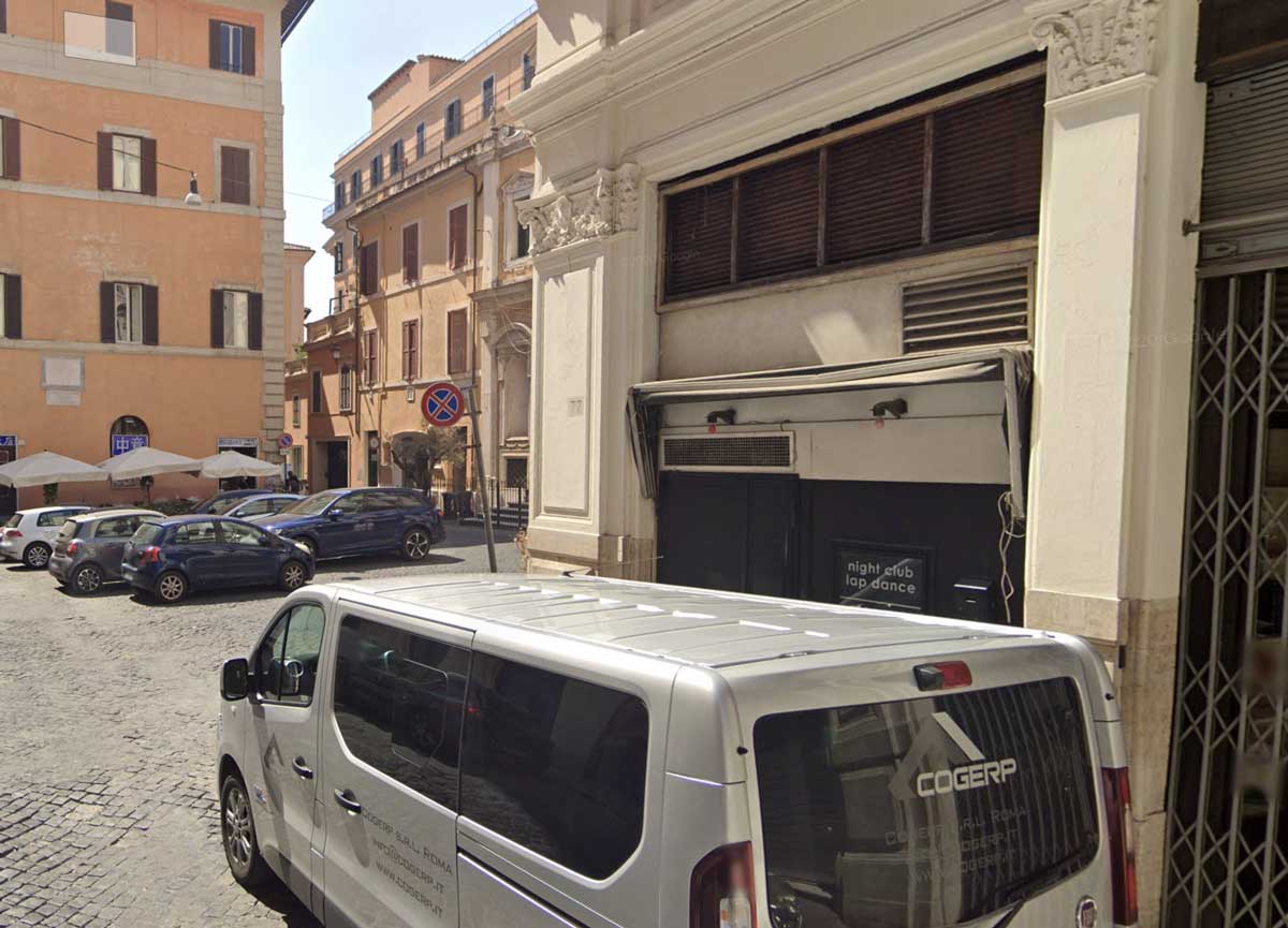 Prostitute e festini nel tempio della lap dance romana: chiuso l’Elite 2 di via dell’Umiltà e 2 arresti Prostitute e festini nel tempio della lap dance romana: chiuso l’Elite 2 di via dell’Umiltà e 2 arresti