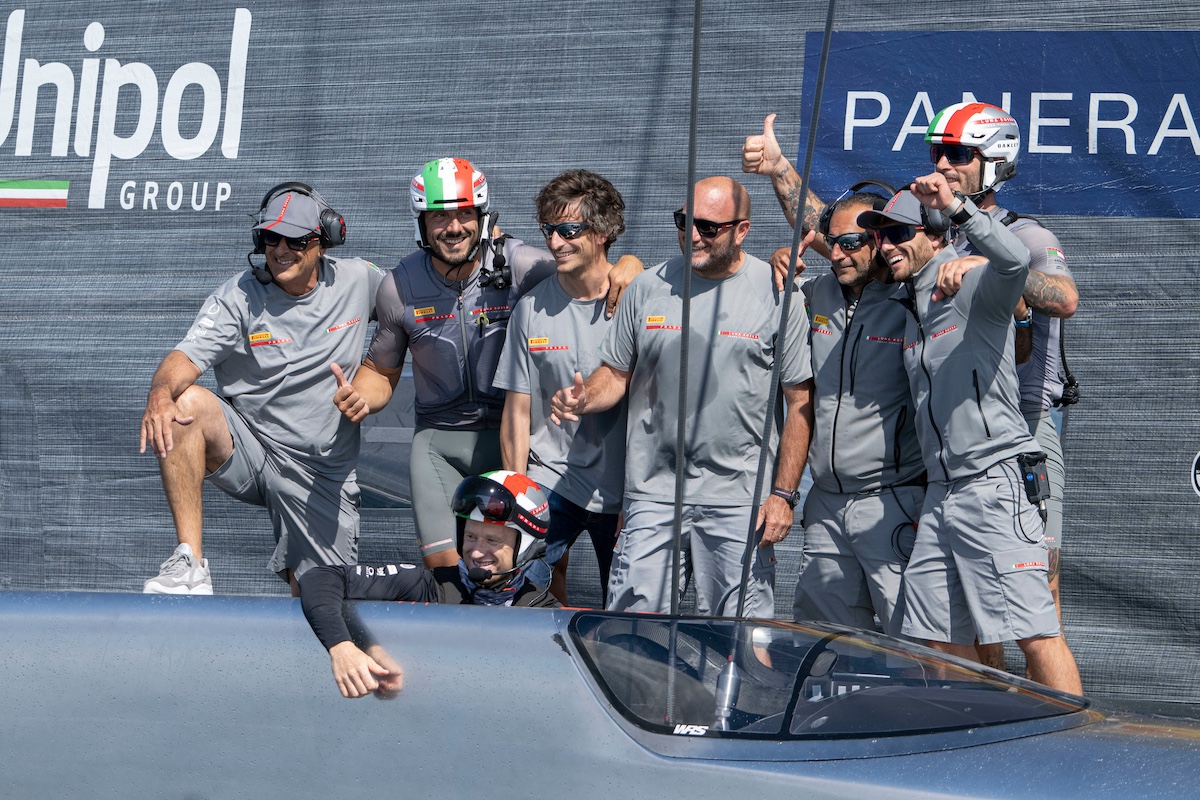 Louis Vuitton Cup 2024 Luna Rossa vola in finale,battuto il team USA