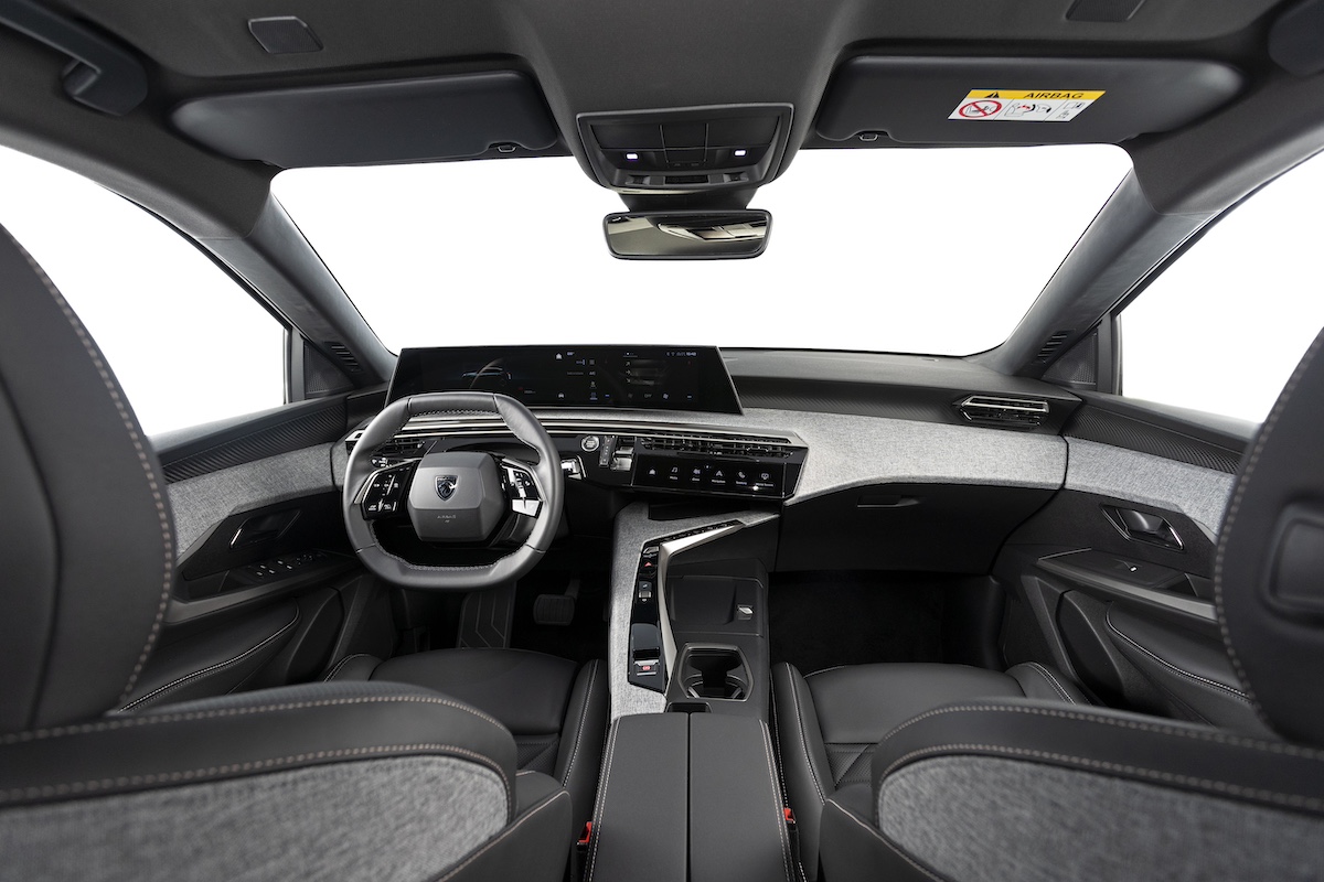 PEUGEOT nuovo 3008 Hybrid: design elegante, tecnologia avanzata e consumi ridotti PEUGEOT nuovo 3008 Hybrid: design elegante, tecnologia avanzata e consumi ridotti