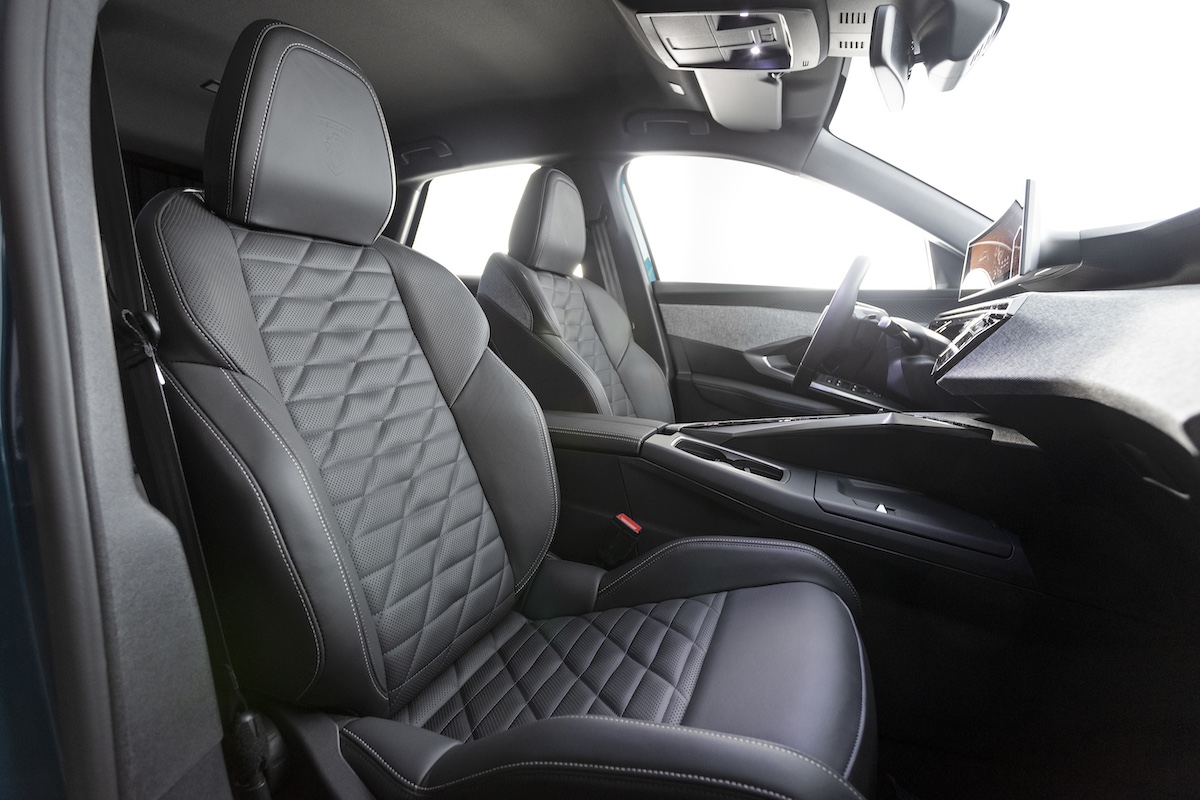 PEUGEOT nuovo 3008 Hybrid: design elegante, tecnologia avanzata e consumi ridotti PEUGEOT nuovo 3008 Hybrid: design elegante, tecnologia avanzata e consumi ridotti