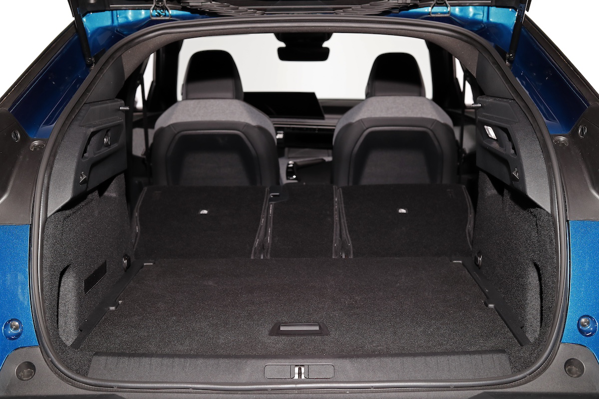 PEUGEOT nuovo 3008 Hybrid: design elegante, tecnologia avanzata e consumi ridotti PEUGEOT nuovo 3008 Hybrid: design elegante, tecnologia avanzata e consumi ridotti