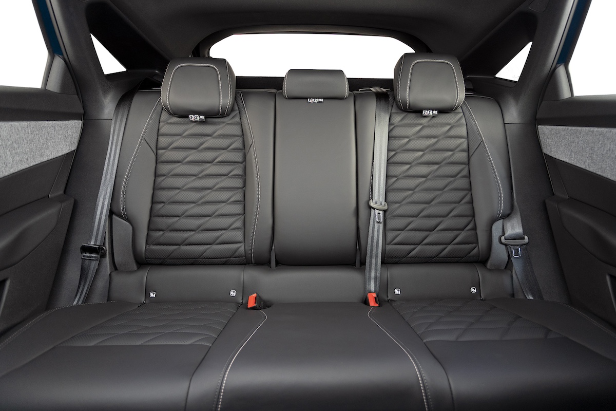 PEUGEOT nuovo 3008 Hybrid: design elegante, tecnologia avanzata e consumi ridotti PEUGEOT nuovo 3008 Hybrid: design elegante, tecnologia avanzata e consumi ridotti