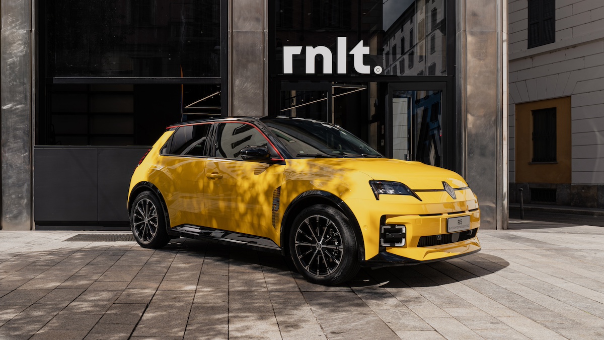Renault inaugura il primo “rnlt©” in Italia e svela la collaborazione con GCDS per il lancio dell’iconica R5 Renault inaugura il primo “rnlt©” in Italia e svela la collaborazione con GCDS per il lancio dell’iconica R5