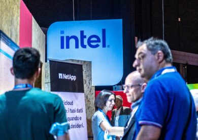 Qualcomm mette gli occhi su Intel, prove di nozze per il rilancio dei chip made in Usa