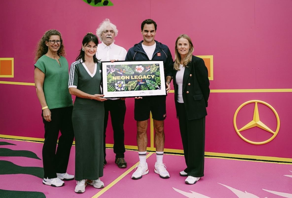 Mercedes-Benz e Roger Federer svelano il progetto Neon Legacy a Berlino