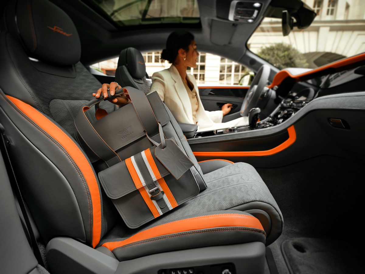 Bentley lancia una nuova collezione di borse da viaggio per celebrare le Continental GT e GTC Bentley lancia una nuova collezione di borse da viaggio per celebrare le Continental GT e GTC