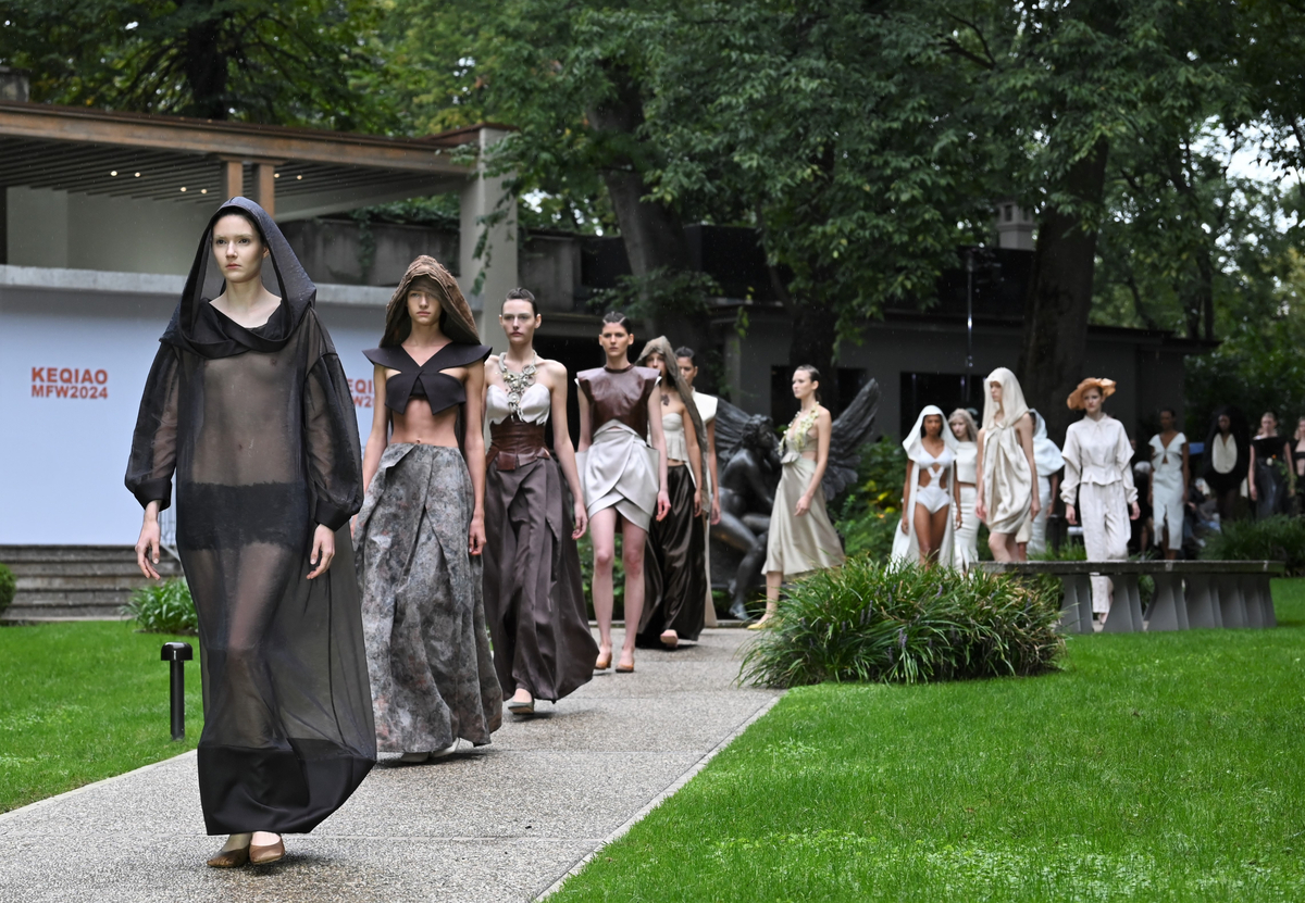 Milano Fashion Week show collettivo con i talenti di Keqiao Milano Fashion Week show collettivo con i talenti di Keqiao