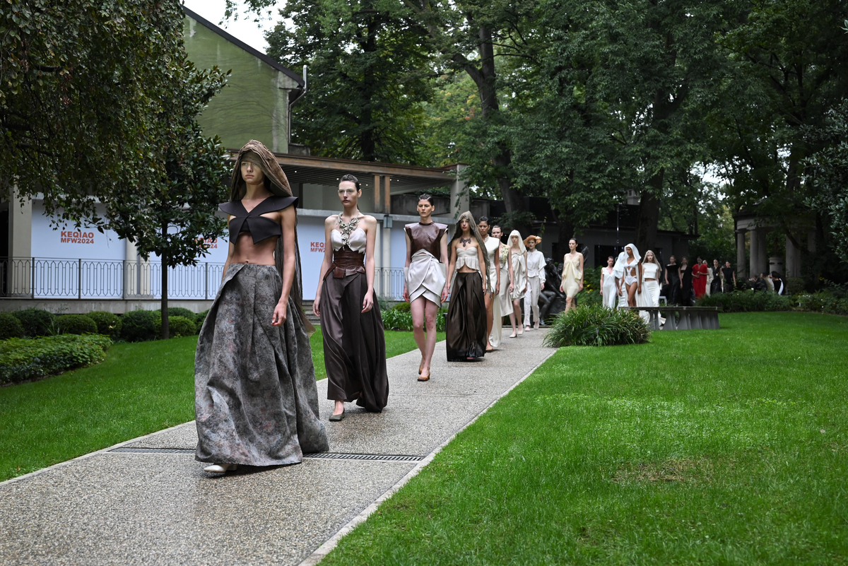 Milano Fashion Week show collettivo con i talenti di Keqiao Milano Fashion Week show collettivo con i talenti di Keqiao