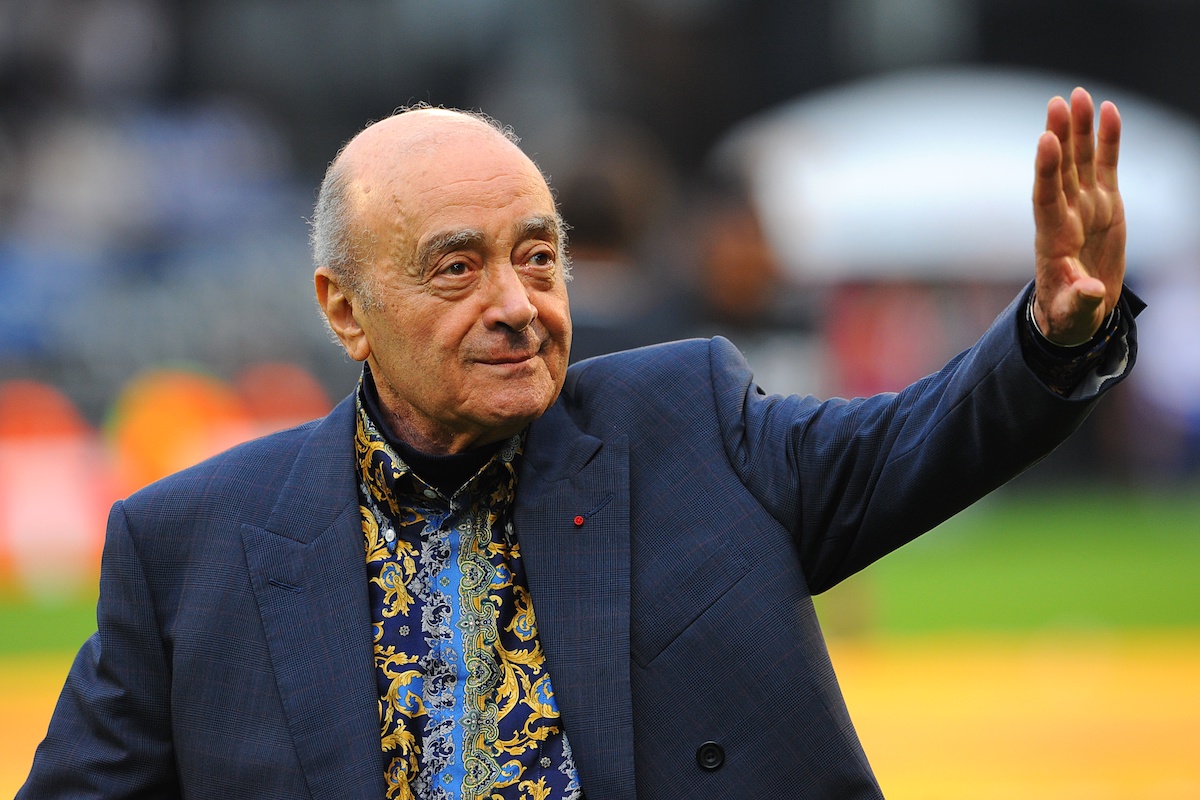 Al Fayed, ex patron di Harrods, accusato di abusi sessuali sulle dipendenti: hanno denunciato in 150, c’è anche una 15enne Al Fayed, ex patron di Harrods, accusato di abusi sessuali sulle dipendenti: hanno denunciato in 150, c’è anche una 15enne