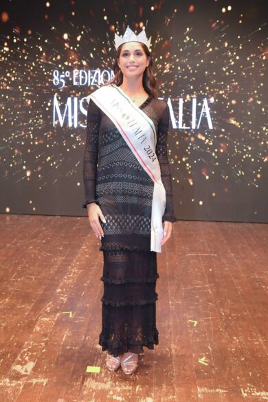 Miss Italia 2024, chi è Ofelia Passaponti: appassionata di moda con il fidanzato cestista