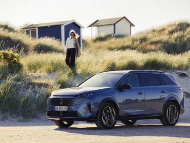 PEUGEOT apre gli ordini del nuovo E-5008 100% elettrico