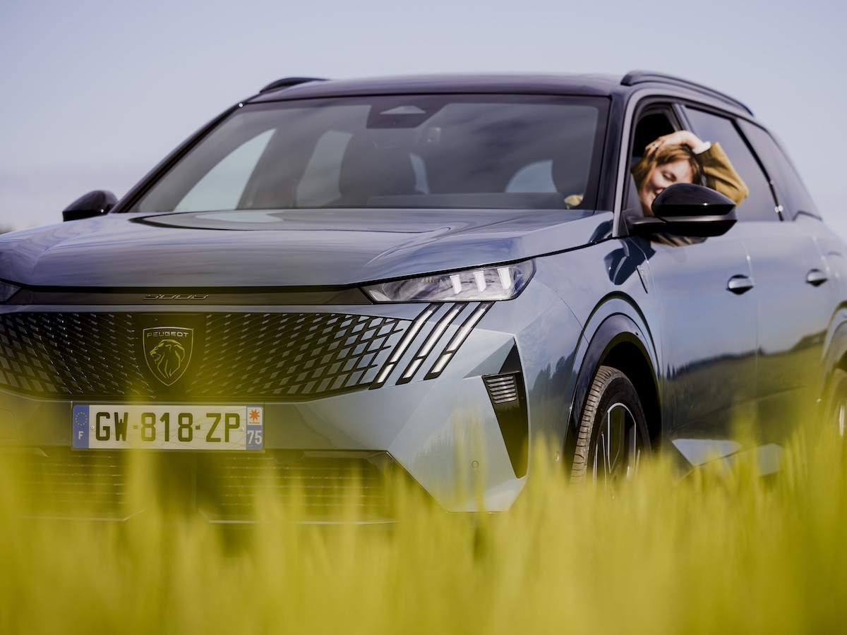 PEUGEOT apre gli ordini del nuovo E-5008 100% elettrico