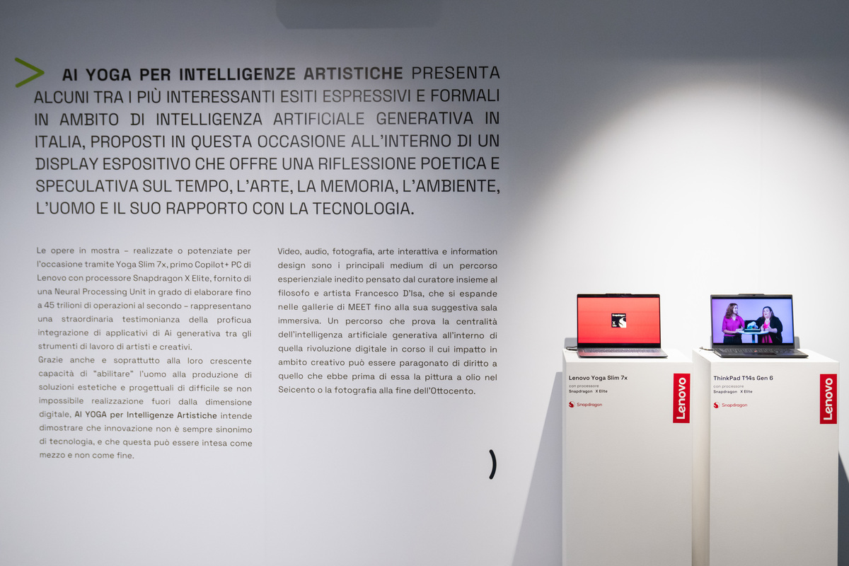 Lenovo, presentata la mostra ‘AI Yoga per Intelligenze Artistiche’