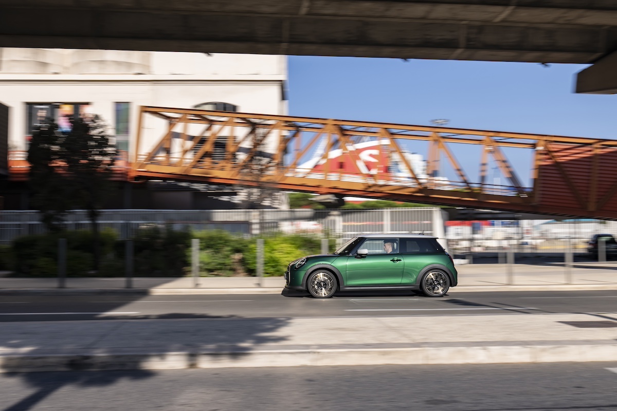 MINI nuova Cooper C, design elegante e innovativo sistema di gaming in auto con UNO Car Party! MINI nuova Cooper C, design elegante e innovativo sistema di gaming in auto con UNO Car Party!