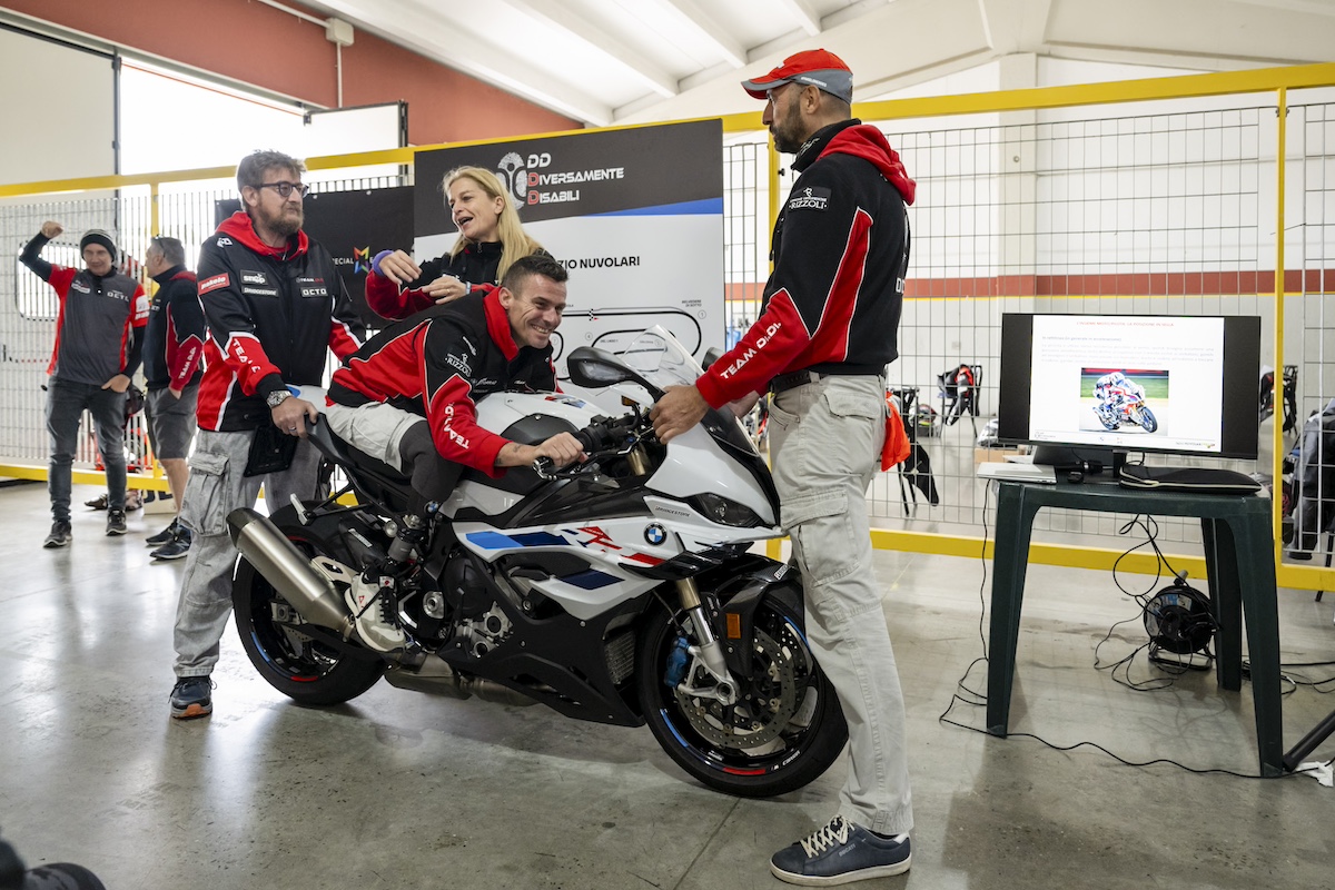 BMW Motorrad e Di.Di. insieme a Cervesina per l’inclusione: corso di guida per motociclisti disabili
