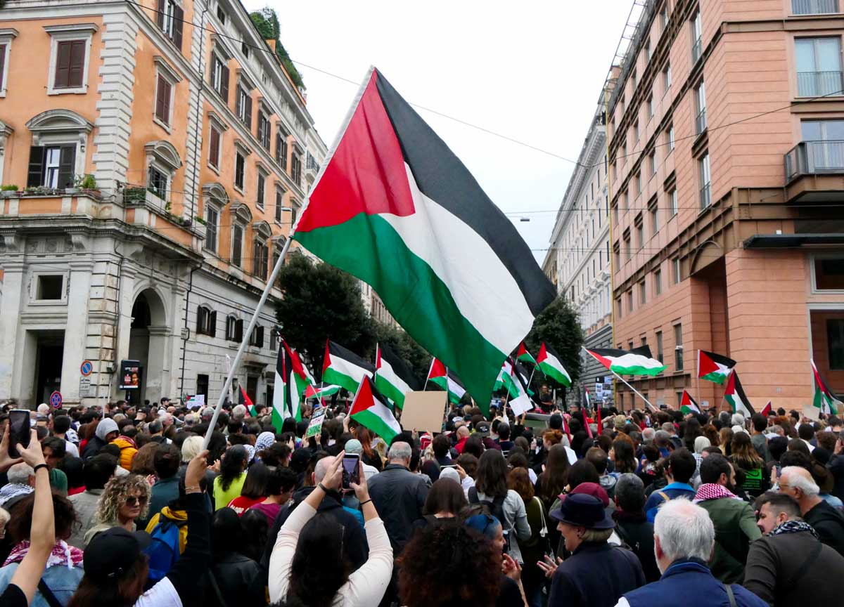 Corteo pro Palestina: la Questura dice no. La guerra in Medio Oriente fa paura. E scatta la massima allerta Corteo pro Palestina: la Questura dice no. La guerra in Medio Oriente fa paura. E scatta la massima allerta