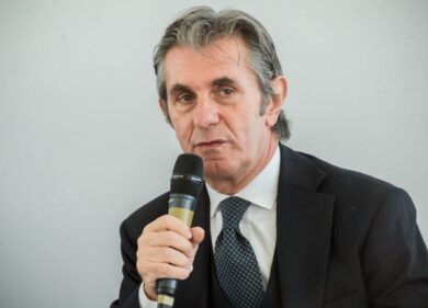 La vicenda delle assunzioni di Novari, che adesso scarica sulla politica