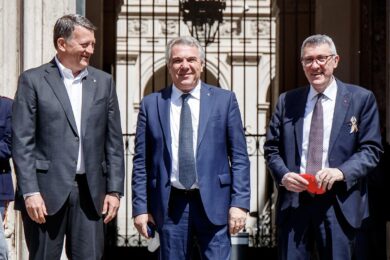 Governo, “contributo per la manovra da imprese e banche con extraprofitti”. Cisl: “Correzione di bilancio da 12-13 mld all’anno”