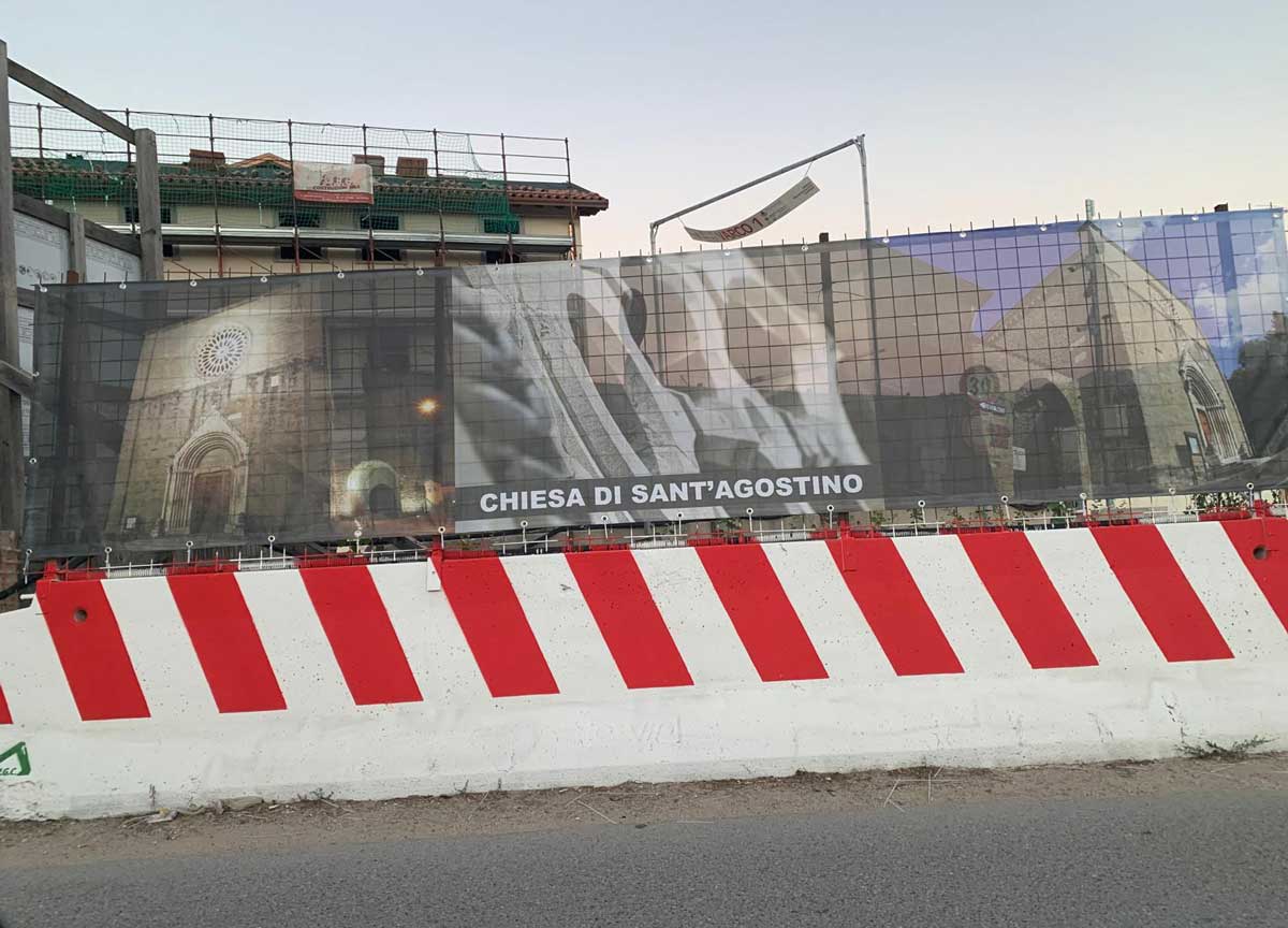 Amatrice: altro che ricostruzione, la Polstrada lavora ancora nei container. Denuncia del sindacato Sap Amatrice: altro che ricostruzione, la Polstrada lavora ancora nei container. Denuncia del sindacato Sap