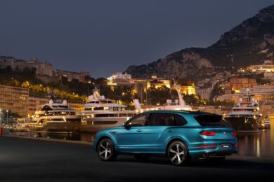 Bentley svela la Bentayga EWB Azure Riviera Collection: lusso ispirato al mondo dello yachting