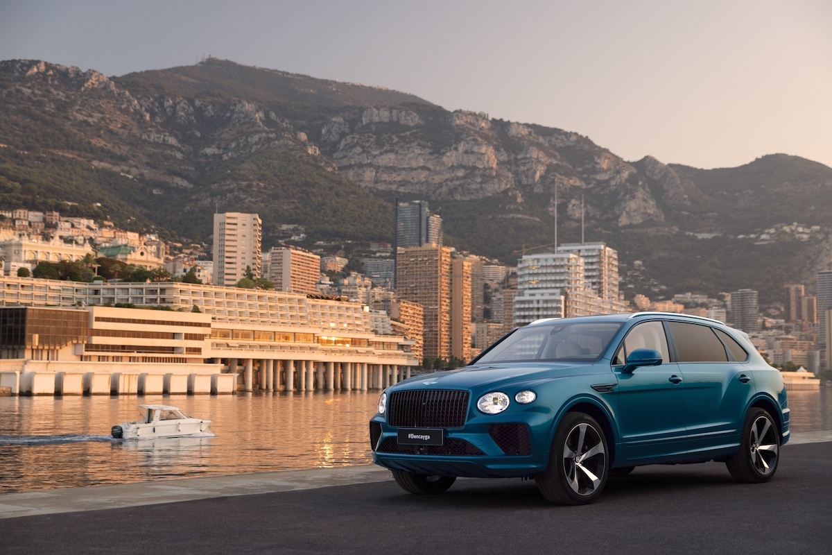 Bentley svela la Bentayga EWB Azure Riviera Collection: lusso ispirato al mondo dello yachting