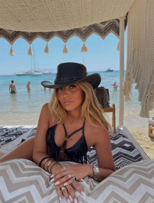 Uomini e Donne, chi è Martina De Ioannon la “scordarella” star a Temptation Island Uomini e Donne, chi è Martina De Ioannon la “scordarella” star a Temptation Island