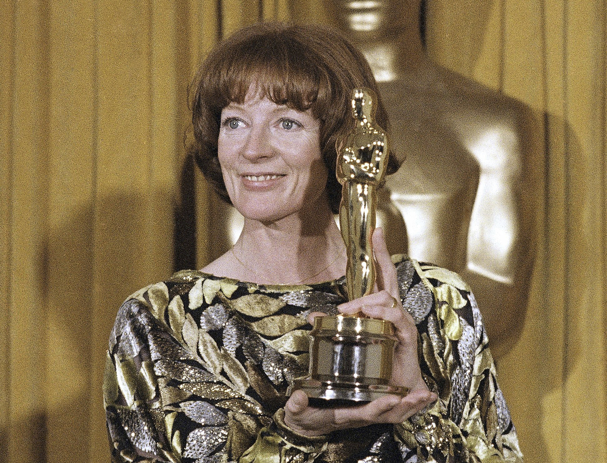 È morta Maggie Smith, amata contessa in Downton Abbey e professoressa McGranitt in Harry Potter È morta Maggie Smith, amata contessa in Downton Abbey e professoressa McGranitt in Harry Potter
