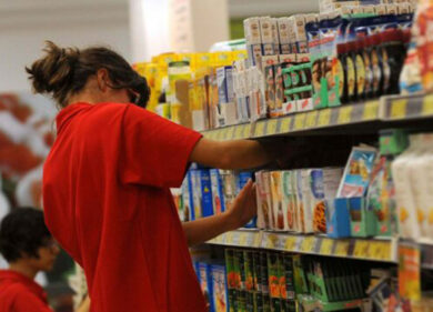 Si ammala di cancro e l’azienda la licenzia per le troppe assenze. Poi il lieto fine