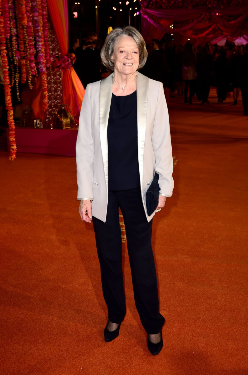 È morta Maggie Smith, amata contessa in Downton Abbey e professoressa McGranitt in Harry Potter È morta Maggie Smith, amata contessa in Downton Abbey e professoressa McGranitt in Harry Potter