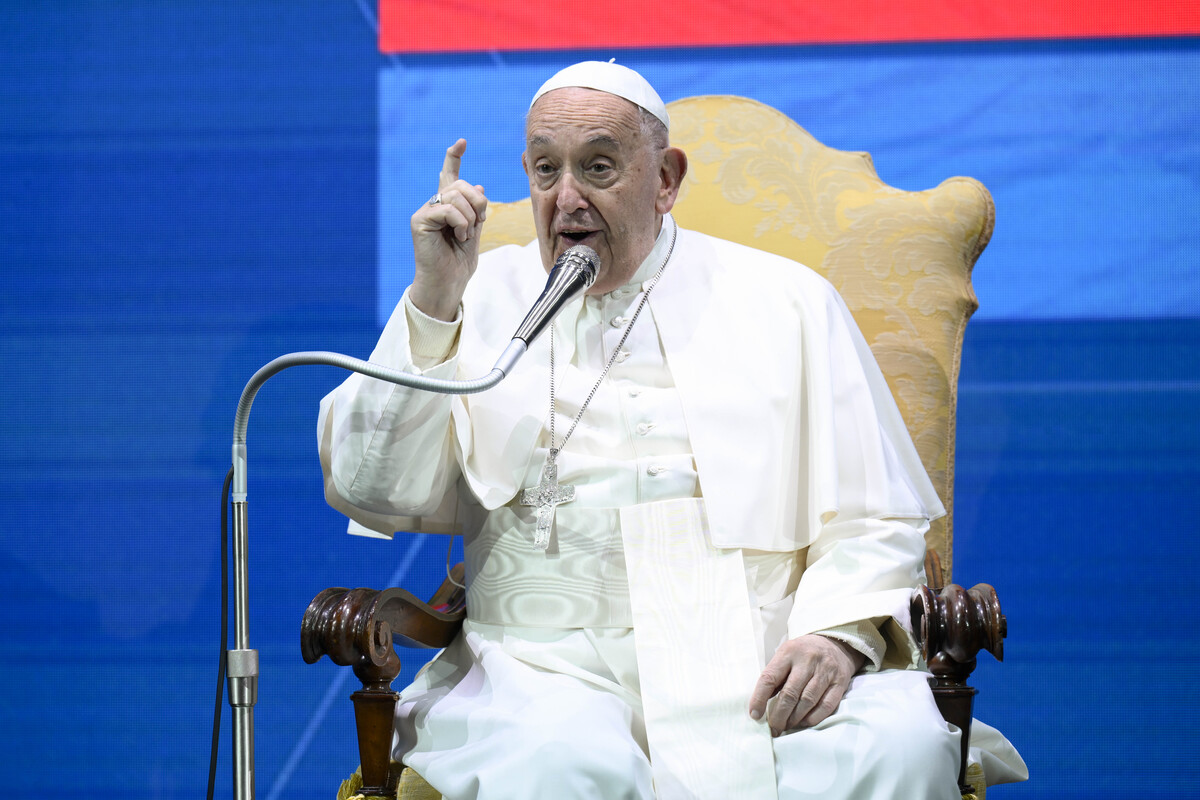 Papa Francesco senza freni: “L’aborto è un omicidio e i medici che lo praticano sono sicari” Papa Francesco senza freni: “L’aborto è un omicidio e i medici che lo praticano sono sicari”