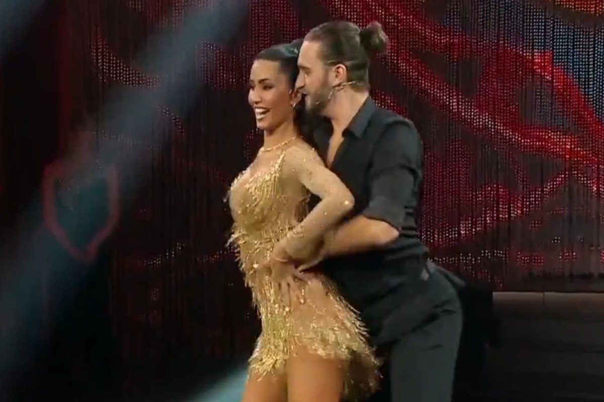 Ballando con le Stelle, Federica Nargi manda in tilt pubblico e social: la salsa con Luca Favilla è travolgente. VIDEO Ballando con le Stelle, Federica Nargi manda in tilt pubblico e social: la salsa con Luca Favilla è travolgente. VIDEO