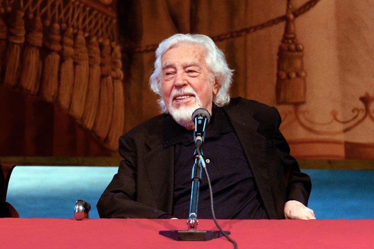 È morto l’attore e regista Glauco Mauri: maestro del teatro e amato anche dal cinema È morto l’attore e regista Glauco Mauri: maestro del teatro e amato anche dal cinema