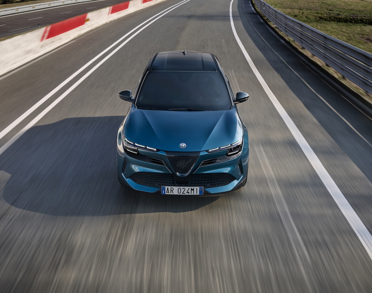 Alfa Romeo Junior: il debutto elettrico e sostenibile a Rom-E 2024