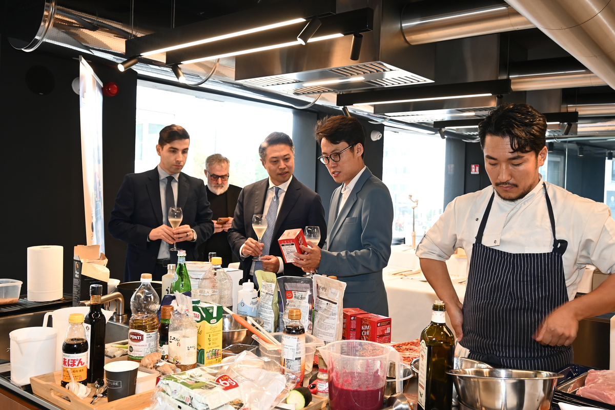 La cucina coreana espressa tipica dello street food di Seul La cucina coreana espressa tipica dello street food di Seul