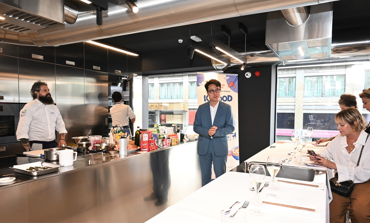 La cucina coreana espressa tipica dello street food di Seul La cucina coreana espressa tipica dello street food di Seul