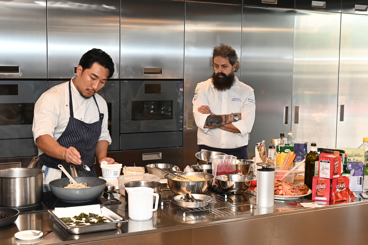La cucina coreana espressa tipica dello street food di Seul La cucina coreana espressa tipica dello street food di Seul